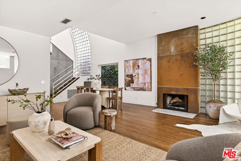 2409 Wilson Avenue Property Photo 4