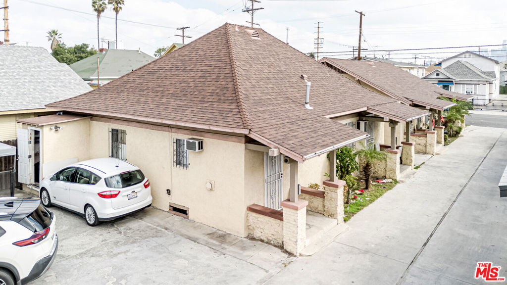 1209 Irolo Street Property Photo 1