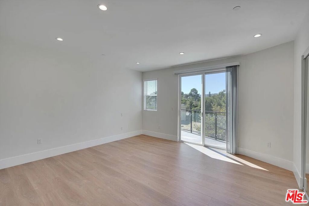 14419 Riverside Drive 203a Property Photo 12