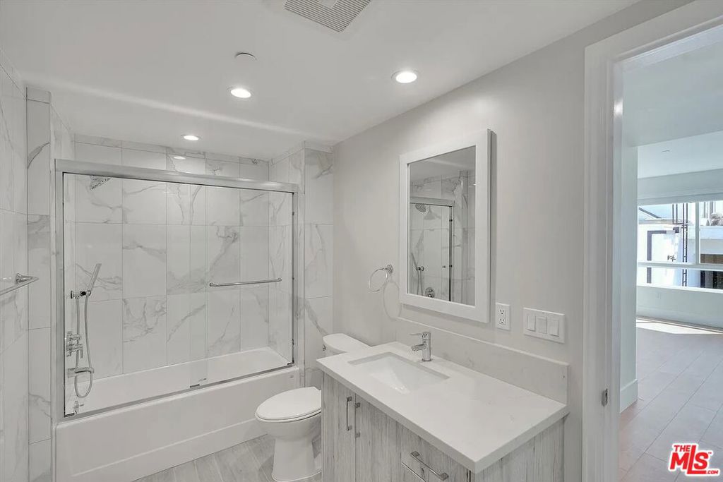 14419 Riverside Drive 203a Property Photo 13