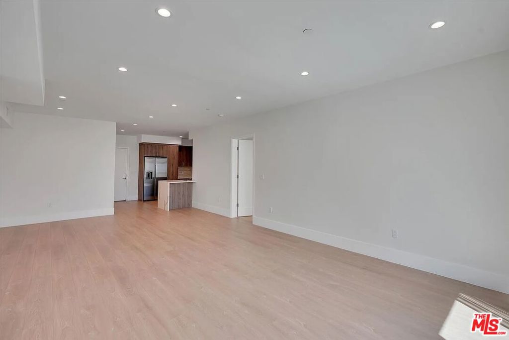 14419 Riverside Drive 203a Property Photo 14
