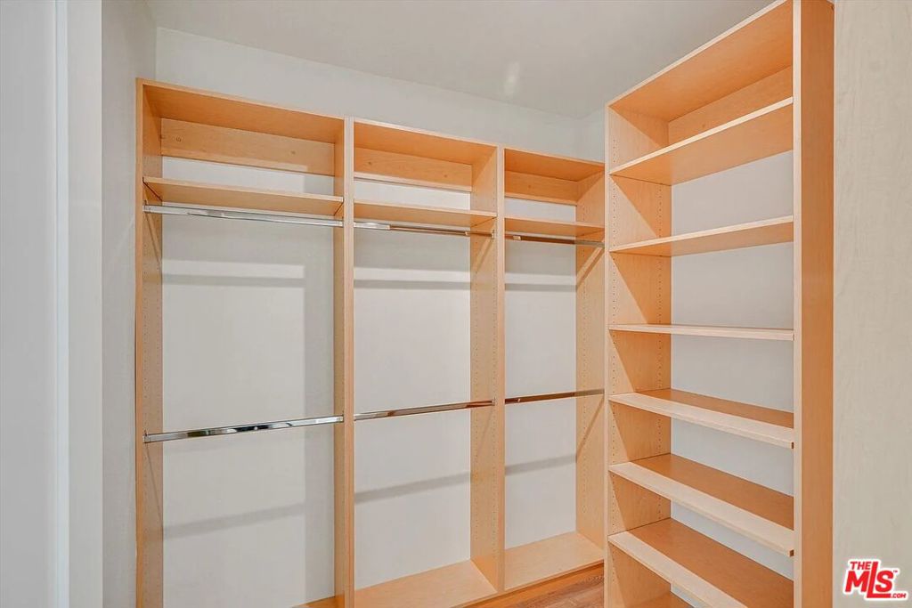 14419 Riverside Drive 203a Property Photo 24
