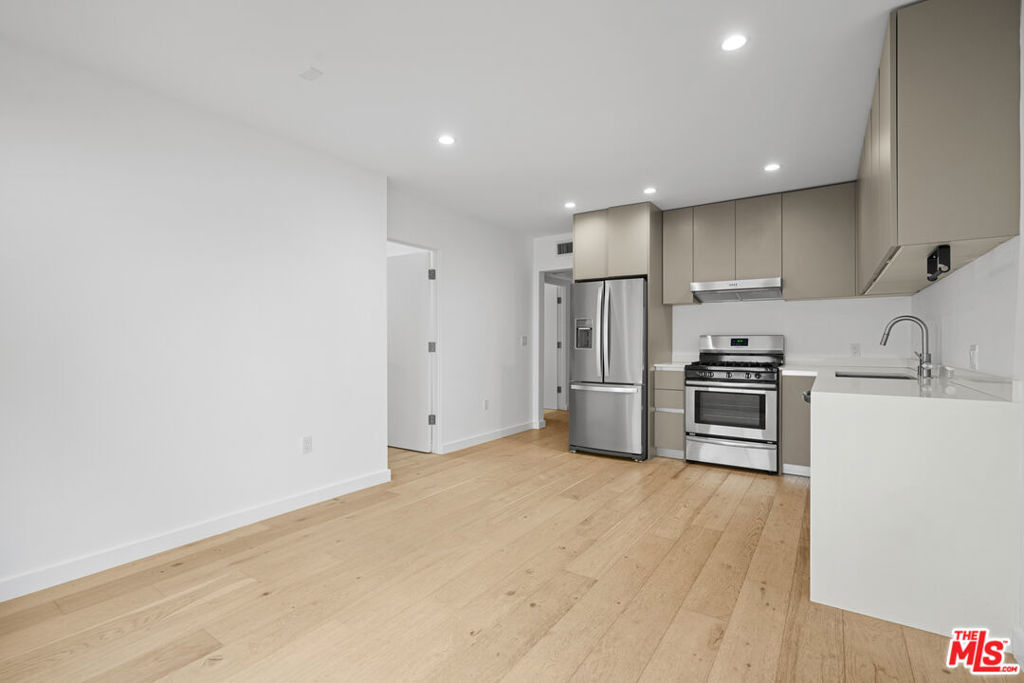 11795 Gateway Boulevard 3 Property Photo 1