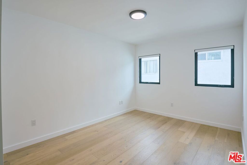 11785 Gateway Boulevard 6 Property Photo 2