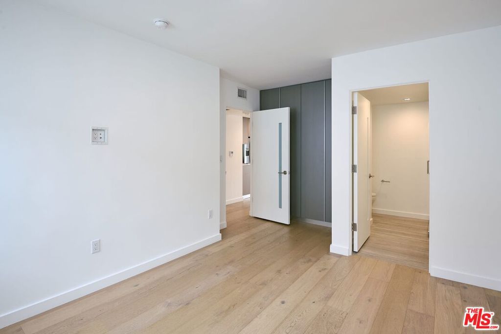 11785 Gateway Boulevard 6 Property Photo 3