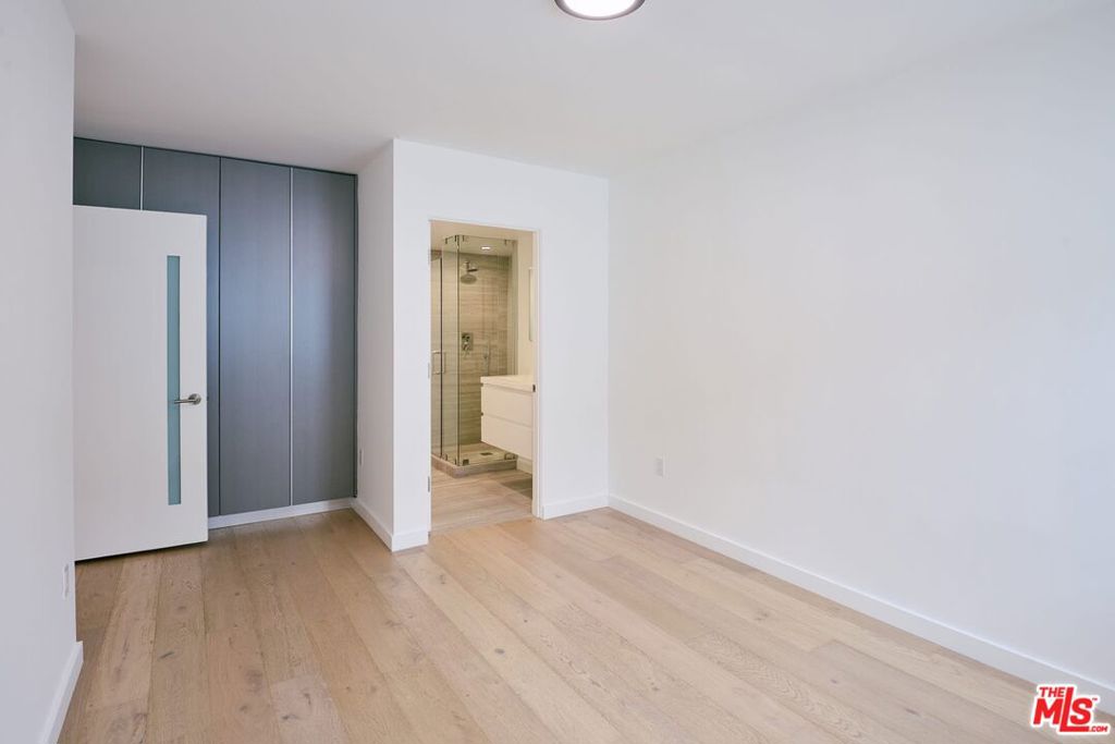 11785 Gateway Boulevard 6 Property Photo 5