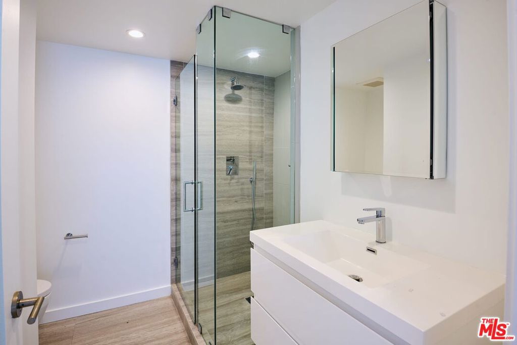 11785 Gateway Boulevard 6 Property Photo 6