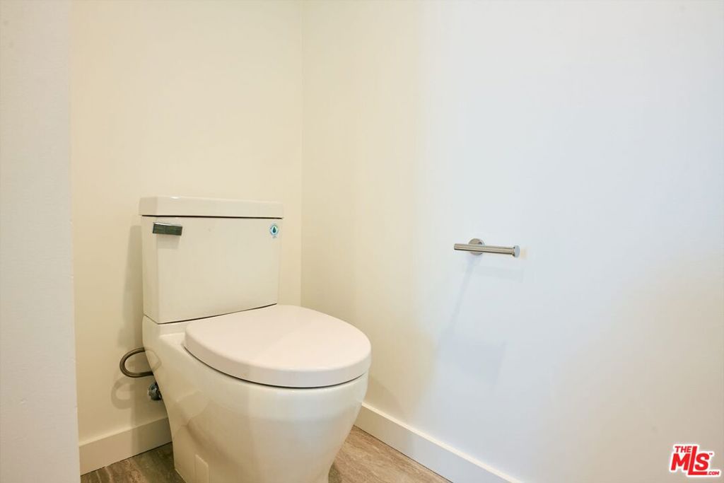 11785 Gateway Boulevard 6 Property Photo 7