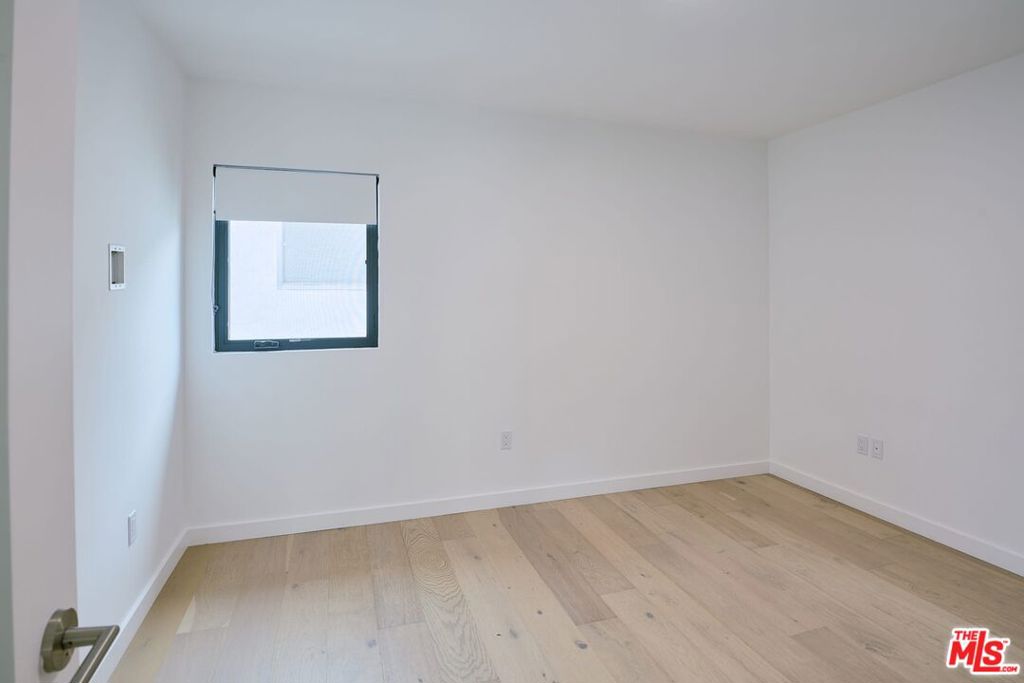 11785 Gateway Boulevard 6 Property Photo 8