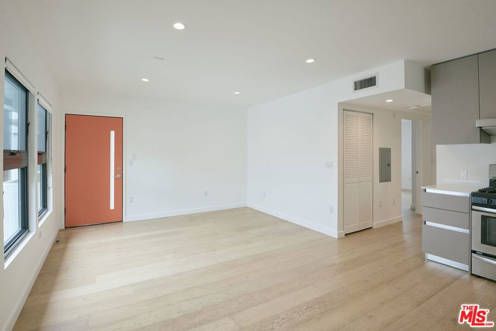 11785 Gateway Boulevard 6 Property Photo 14
