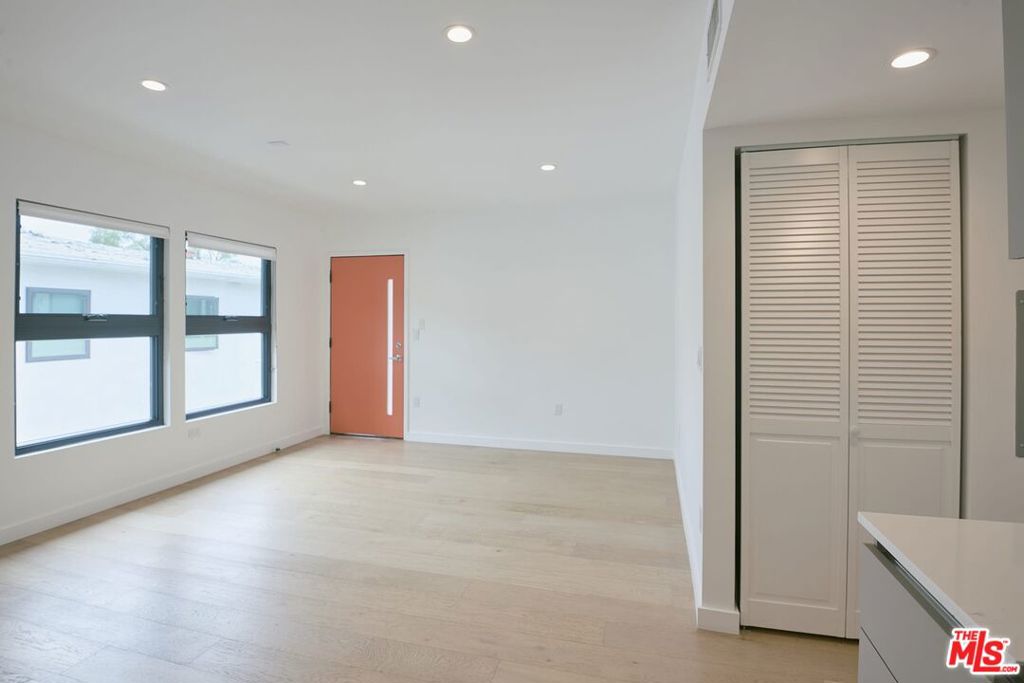 11785 Gateway Boulevard 6 Property Photo 17
