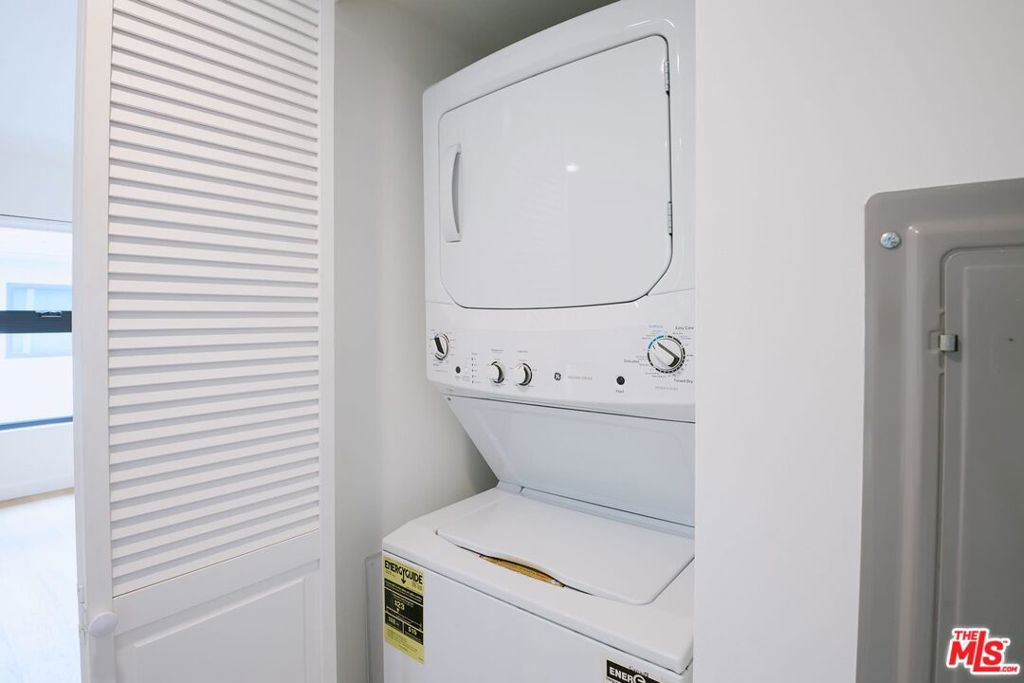 11785 Gateway Boulevard 6 Property Photo 19