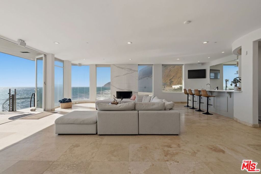11344 Pacific Coast Highway Property Photo 4