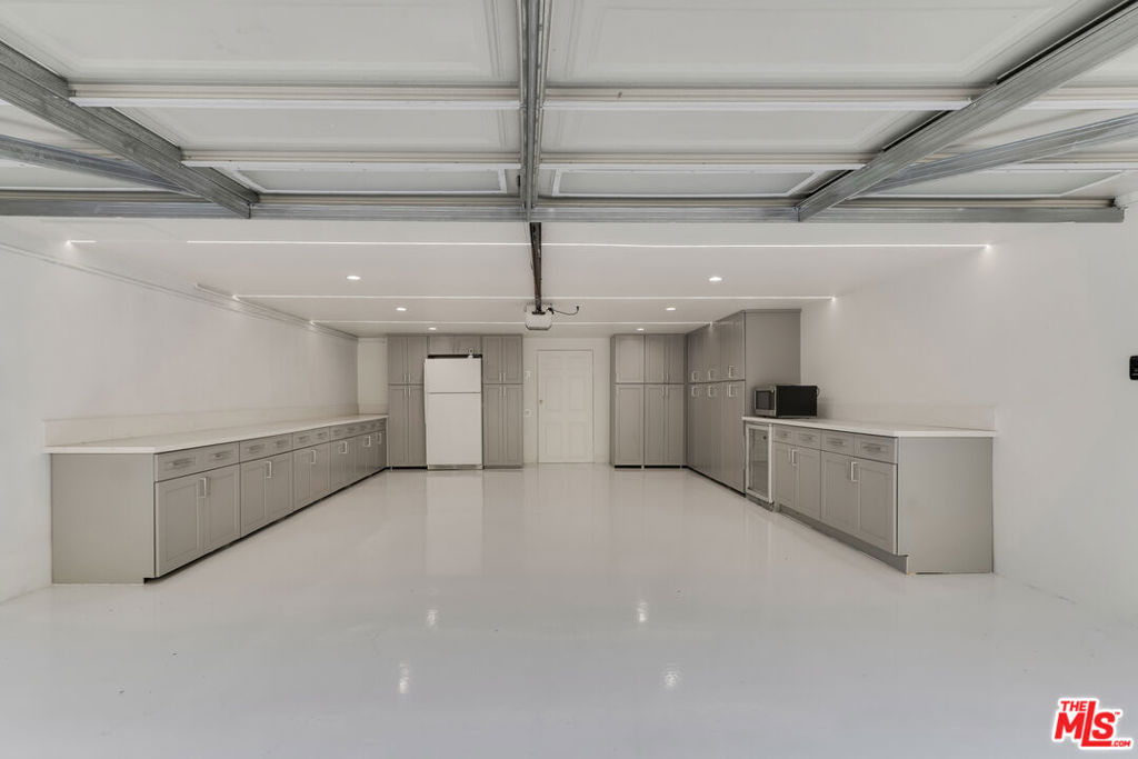 10160 Cielo Drive Property Photo 5