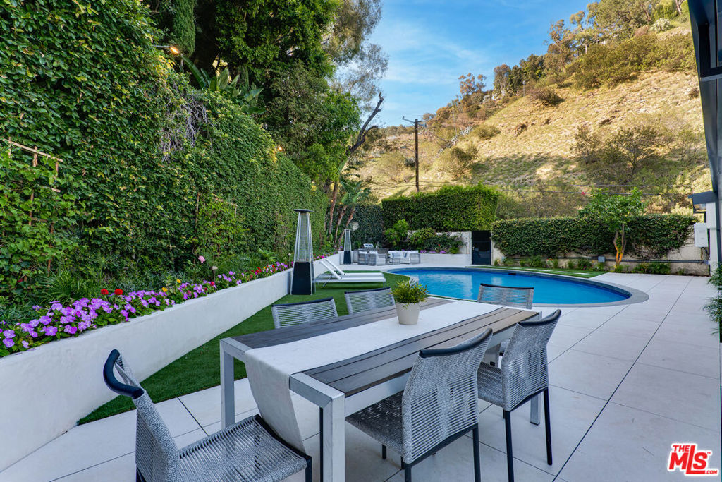 10160 Cielo Drive Property Photo 37