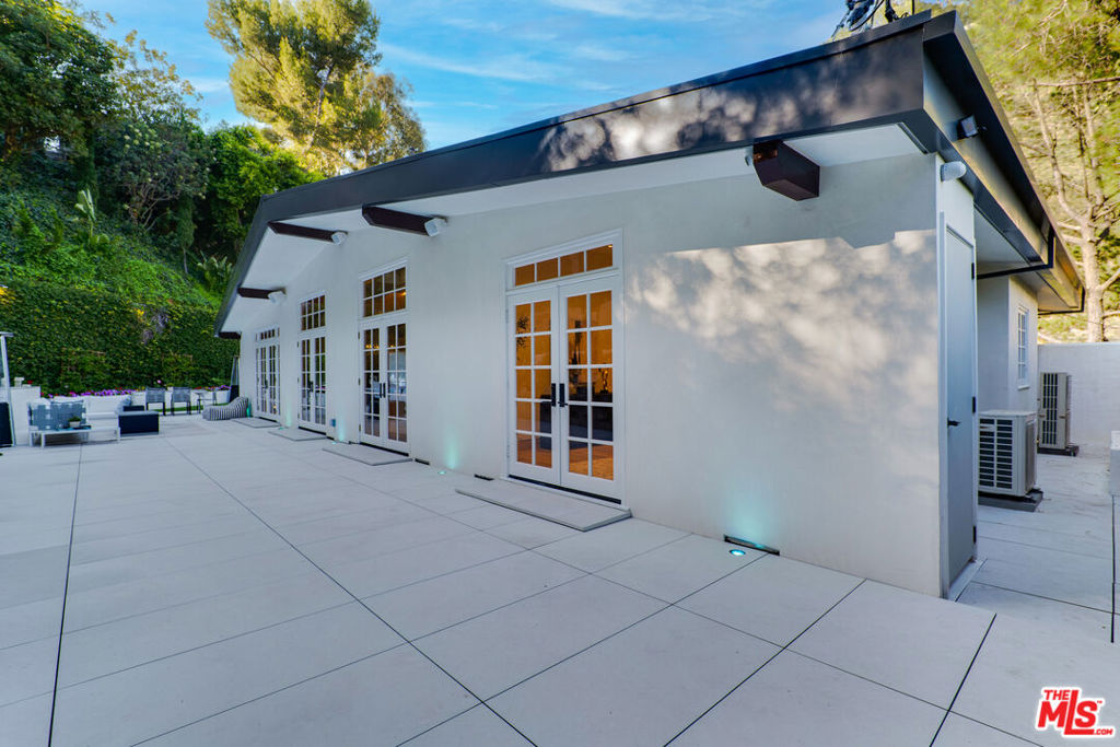 10160 Cielo Drive Property Photo 38