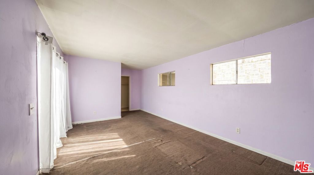 6407 La Riba Way Property Photo 10