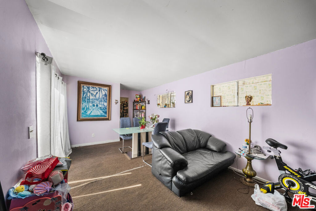 6407 La Riba Way Property Photo 11