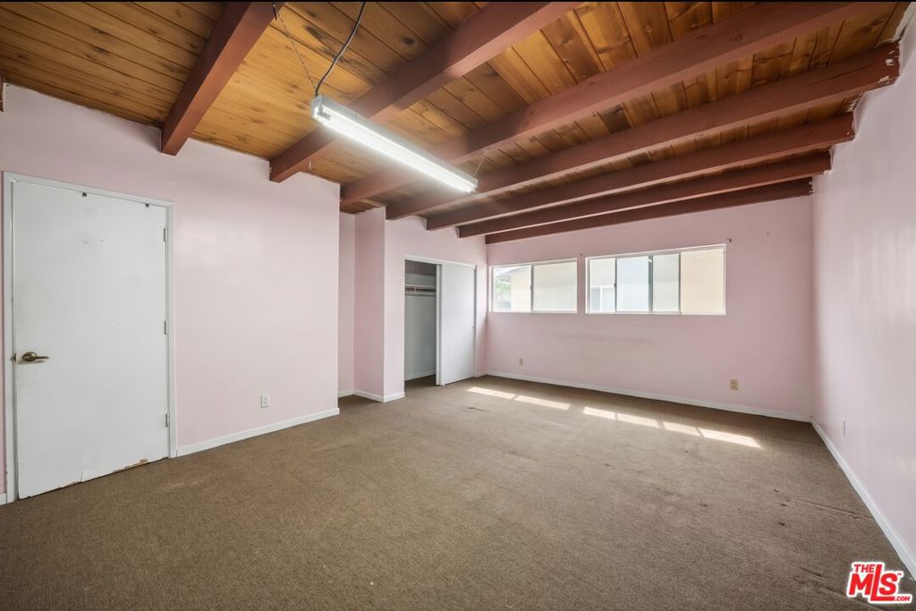6407 La Riba Way Property Photo 16