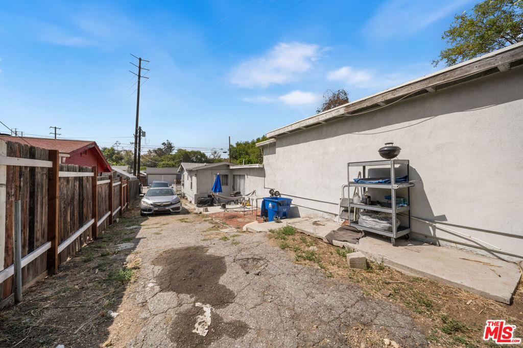6407 La Riba Way Property Photo 26