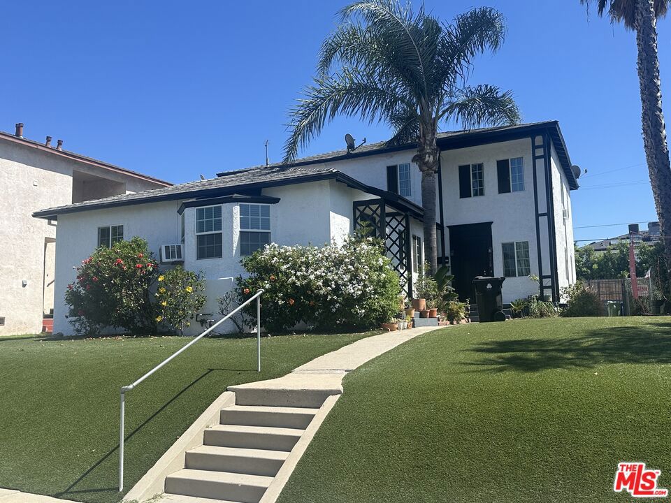 1706 S Crescent Heights Boulevard Property Photo 1