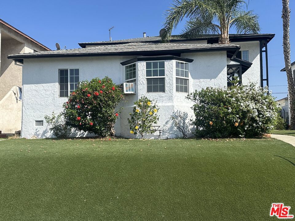 1706 S Crescent Heights Boulevard Property Photo 2