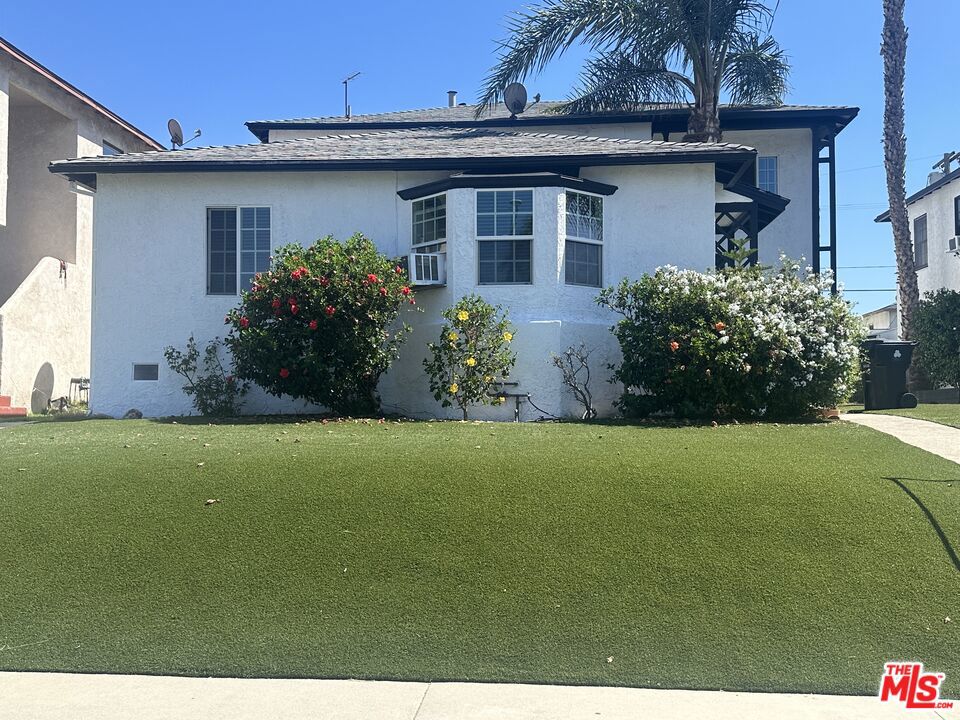 1706 S Crescent Heights Boulevard Property Photo 3