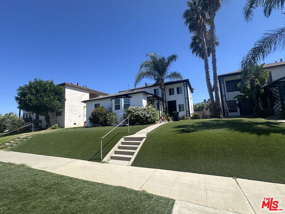 1706 S Crescent Heights Boulevard Property Photo 11