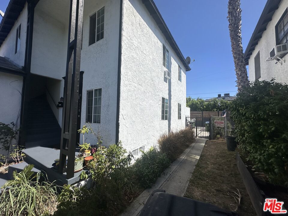 1706 S Crescent Heights Boulevard Property Photo 18