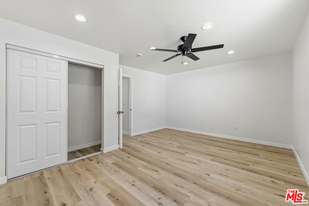 1912 E 122nd Street Property Photo 5