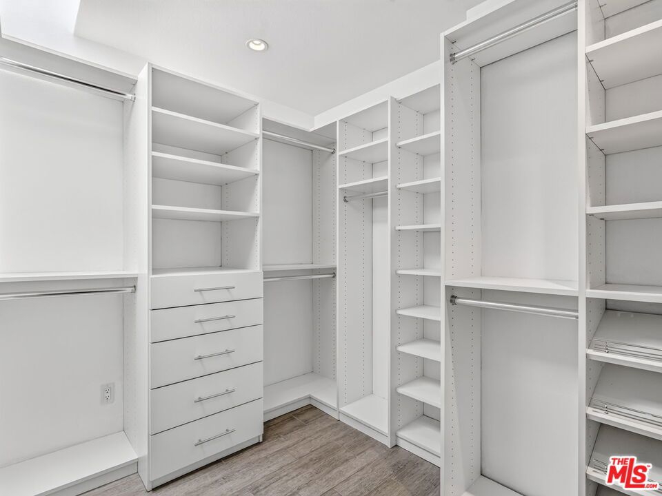 632 Hospitality Drive Property Photo 24