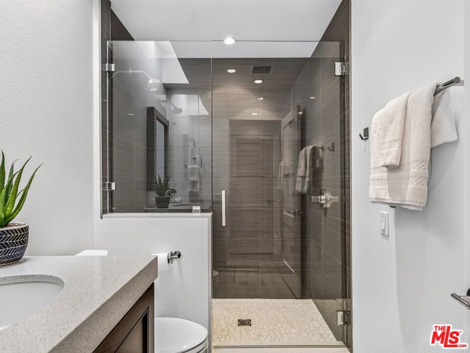 632 Hospitality Drive Property Photo 29