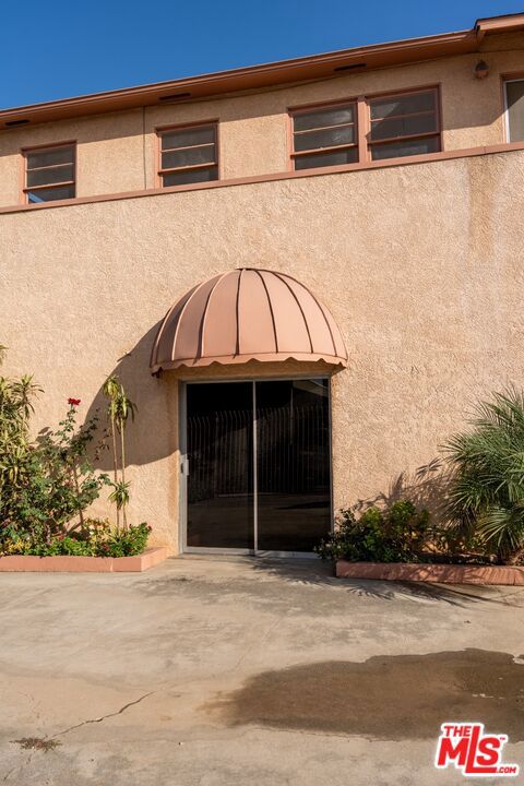 3527 W Beverly Boulevard Property Photo 3