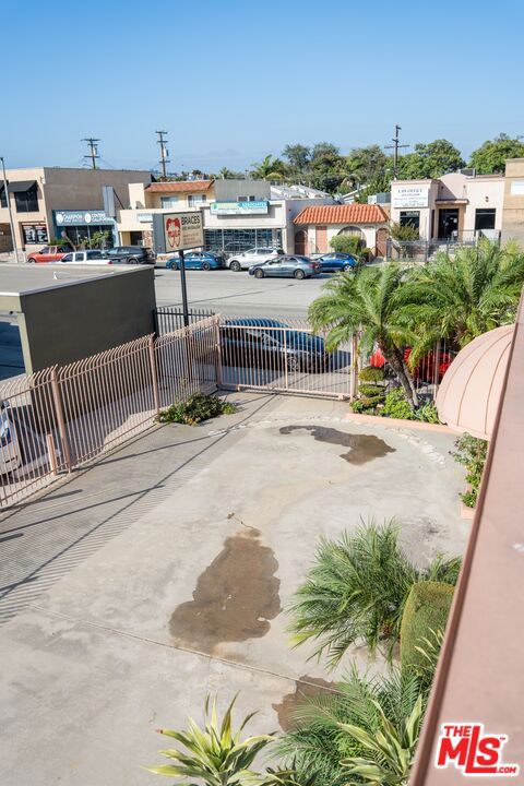 3527 W Beverly Boulevard Property Photo 5