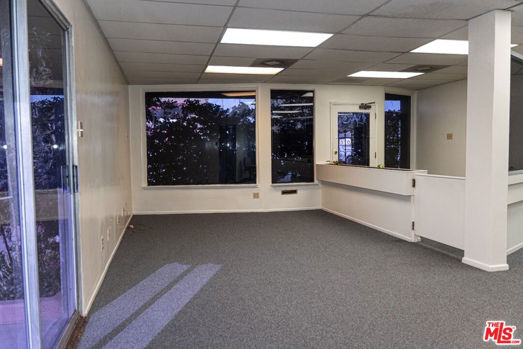 3527 W Beverly Boulevard Property Photo 6
