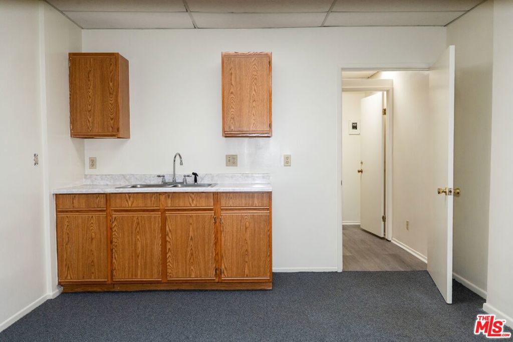 3527 W Beverly Boulevard Property Photo 9