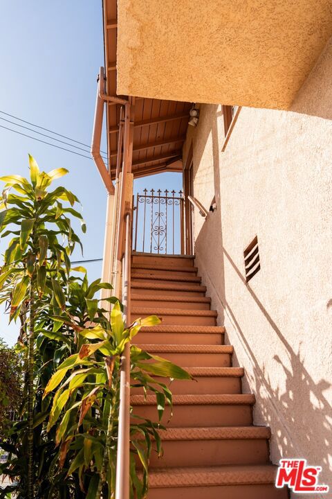 3527 W Beverly Boulevard Property Photo 20