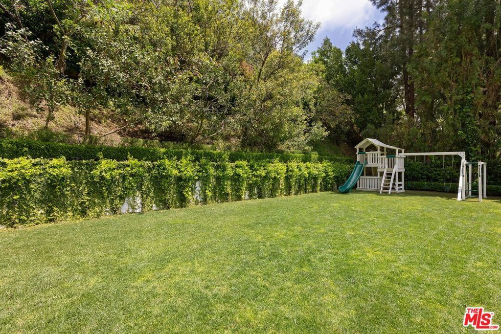 2878 Royston Place Property Photo 27