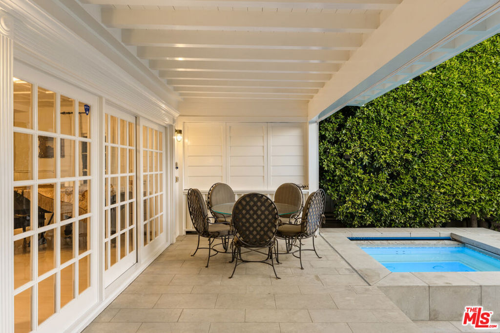 501 Palisades Beach Road Property Photo 15