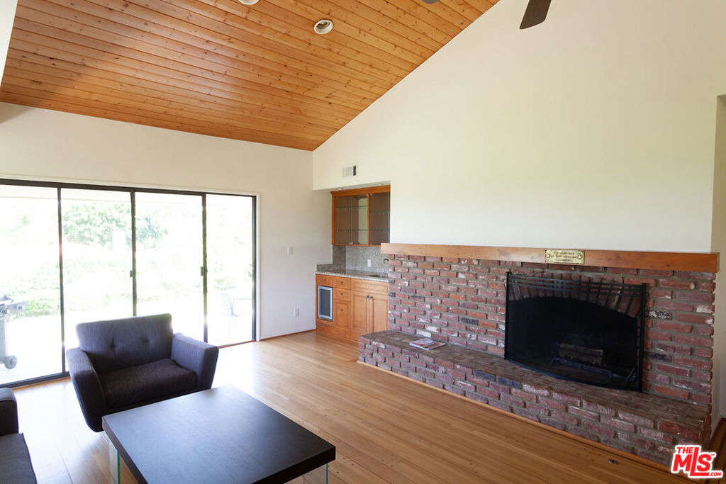 10 Sweetgrass Lane Property Photo 2