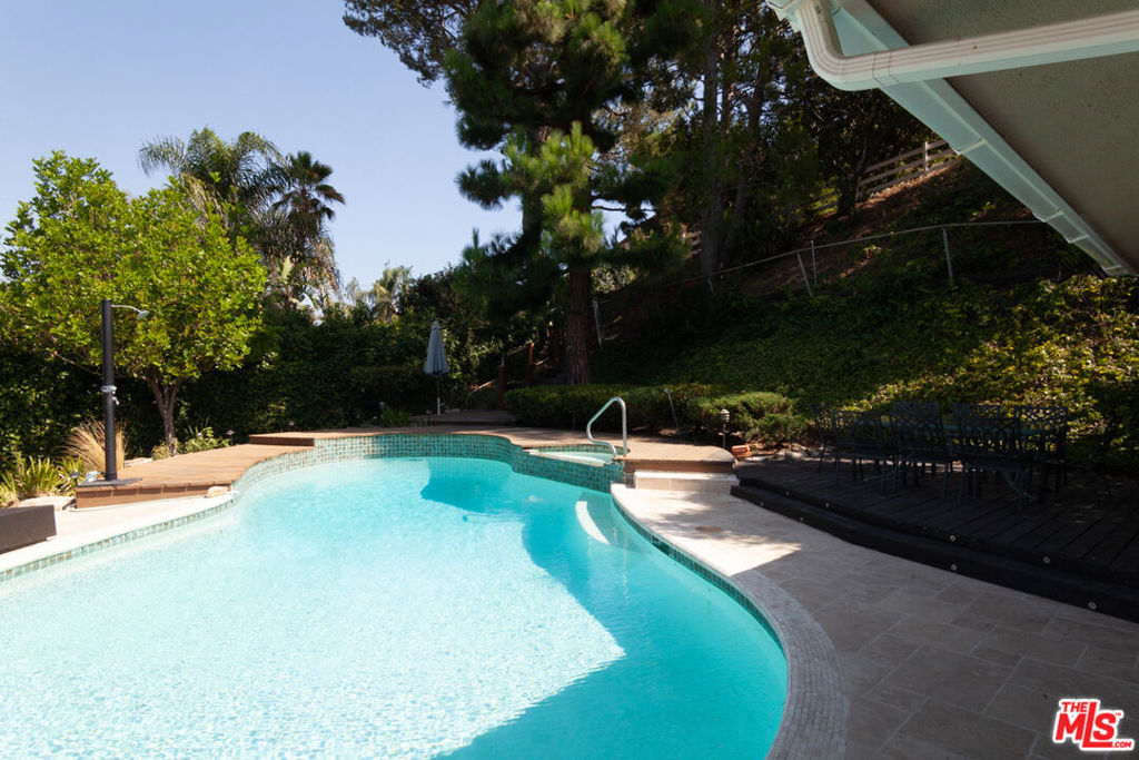 10 Sweetgrass Lane Property Photo 3