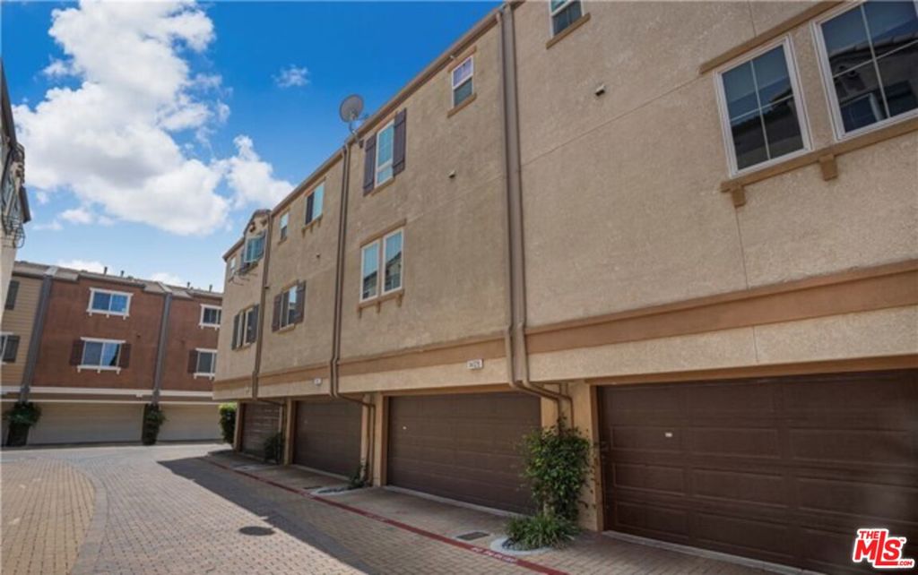 14120 W Willow Lane Property Photo 2