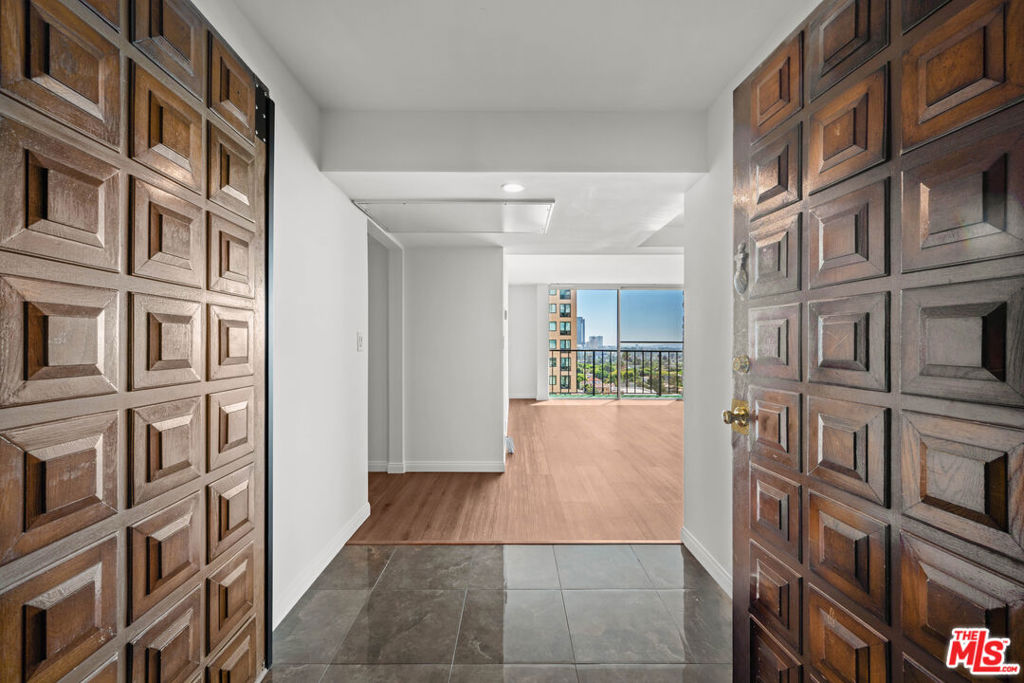 10535 Wilshire Boulevard 1412 Property Photo 6