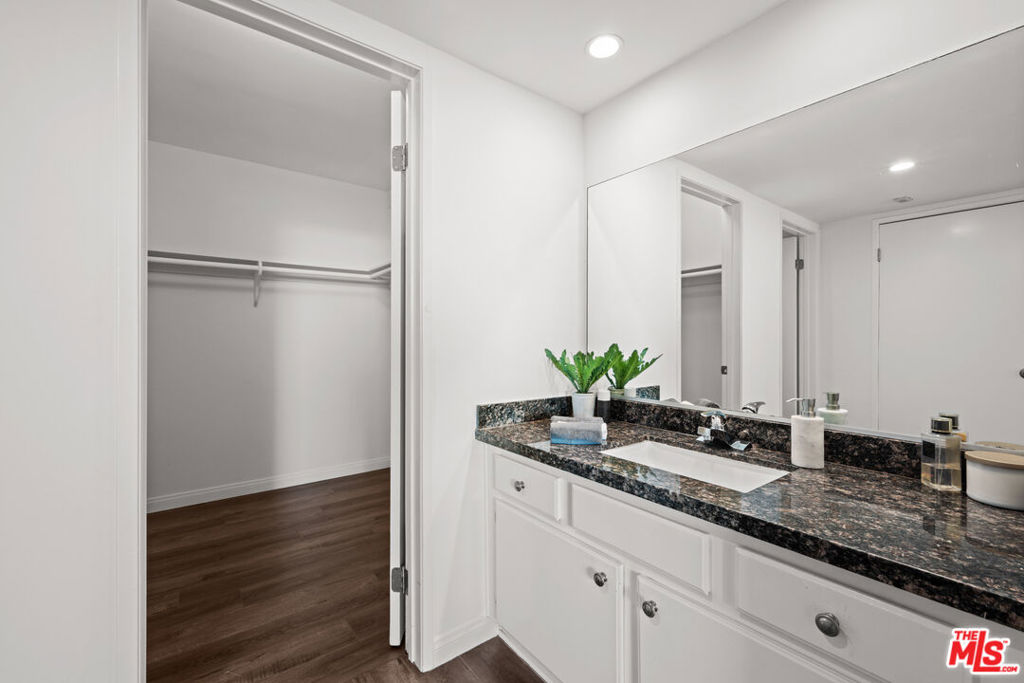 10535 Wilshire Boulevard 1412 Property Photo 15