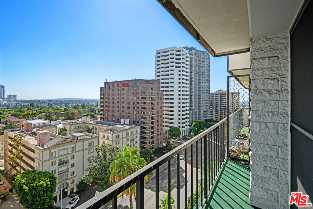 10535 Wilshire Boulevard 1412 Property Photo 25