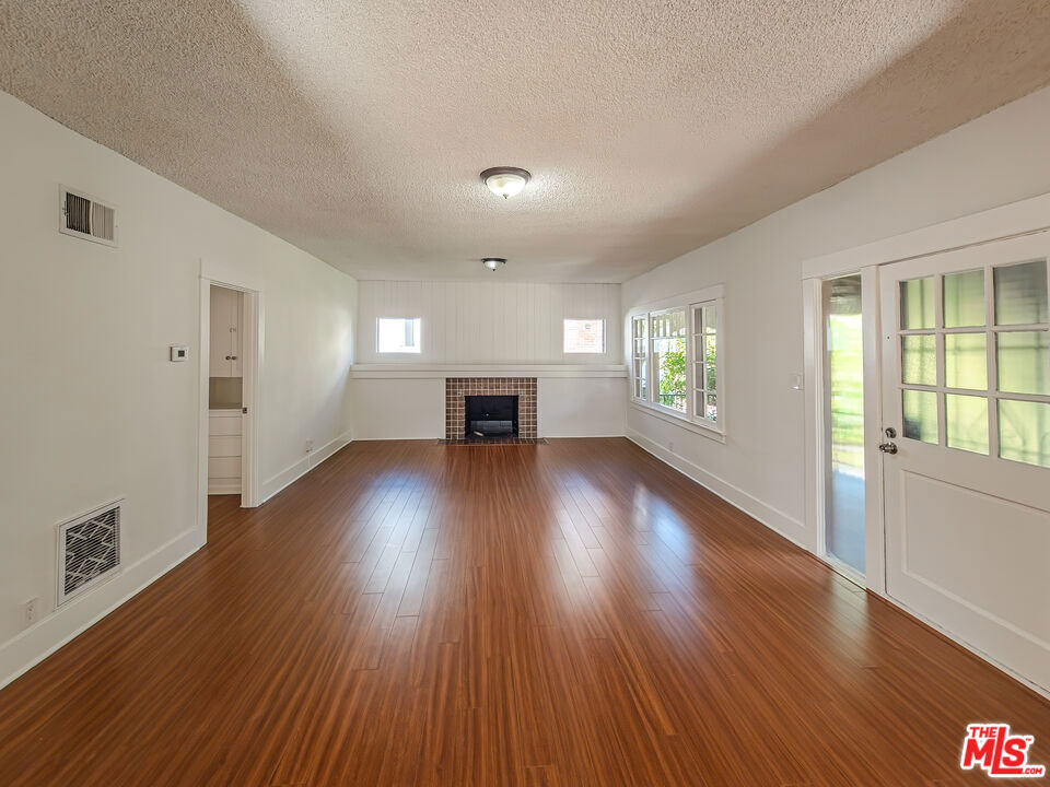 1315 Winchester Avenue Property Photo 4