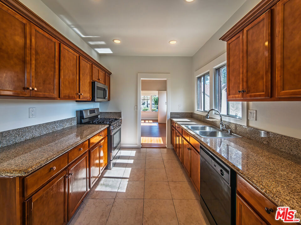 1315 Winchester Avenue Property Photo 13