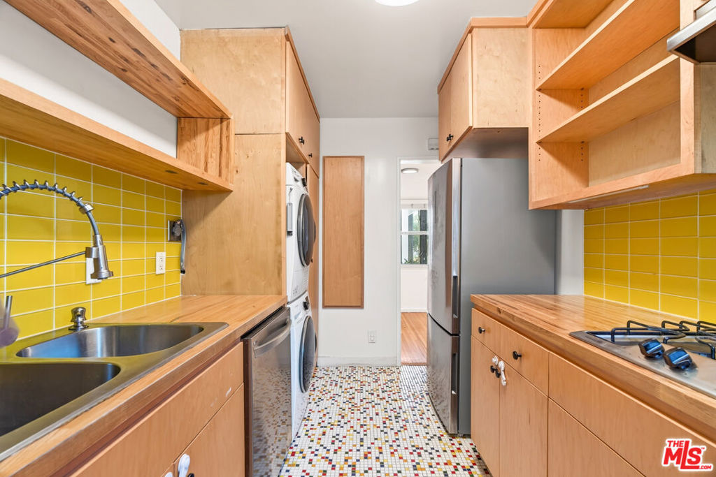 5605 Clemson Street Property Photo 5