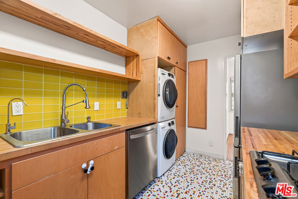5605 Clemson Street Property Photo 6