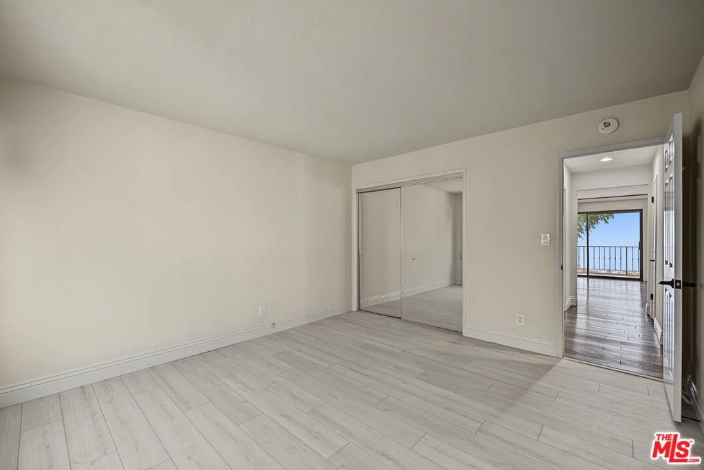 6622 Ocean Crest Drive Property Photo 15